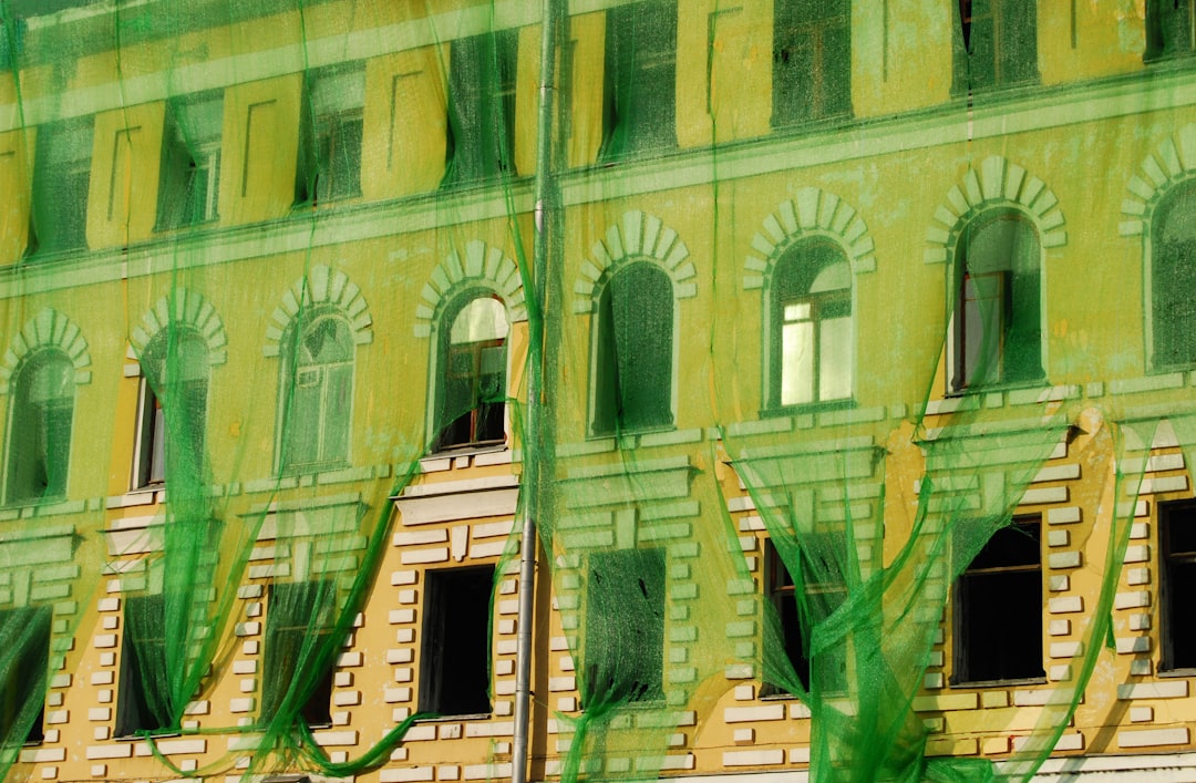 4209149832ef41eb82cae0630d5fec4c green concrete building during daytime
