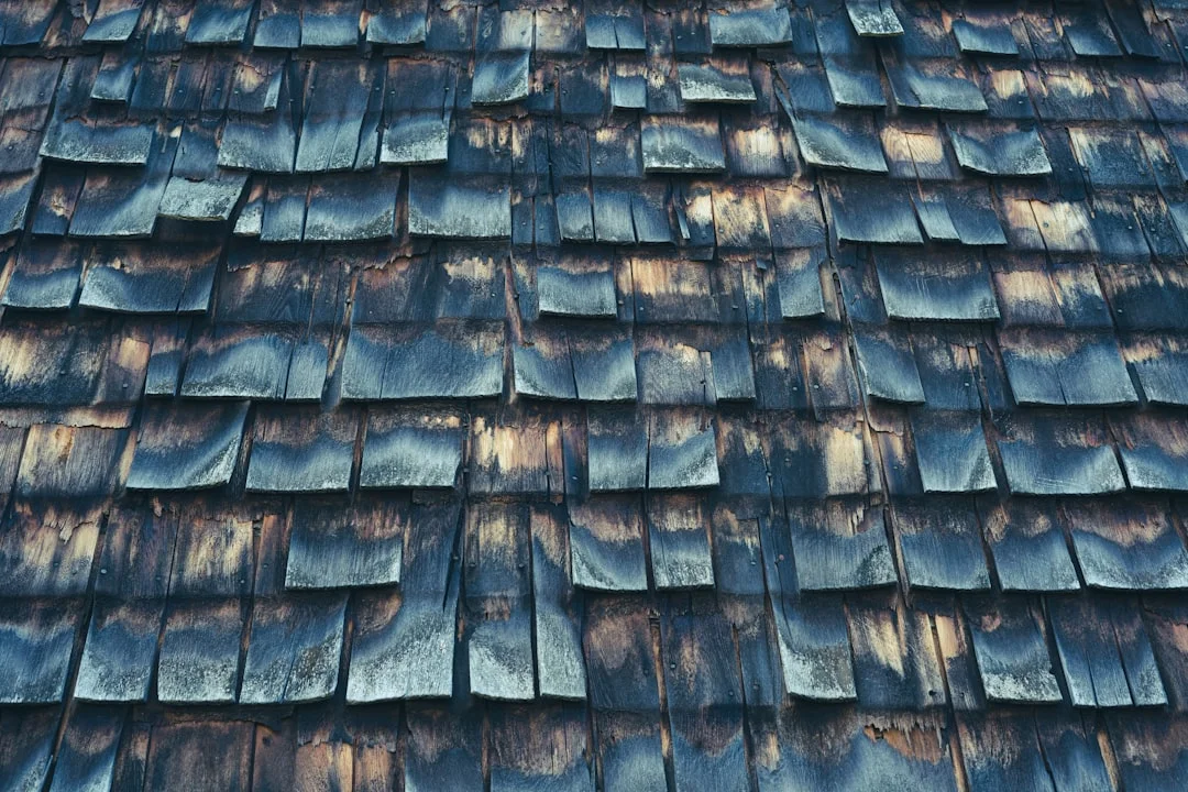 Weathered Wooden Shingles black and gray roof tiles